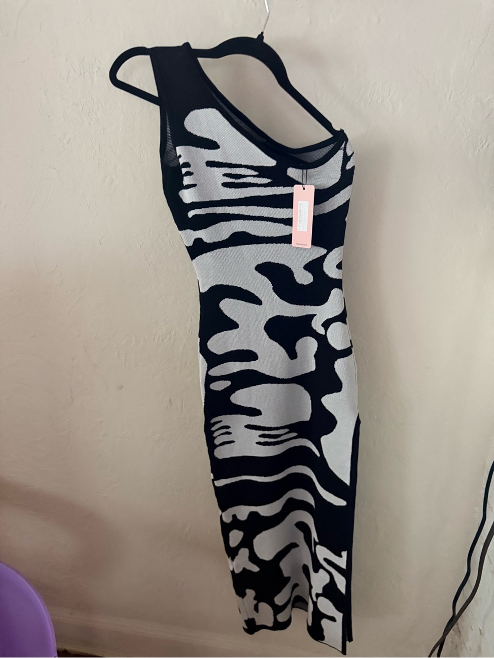 Sleeveless Black and Gray Patterned Midi Dress